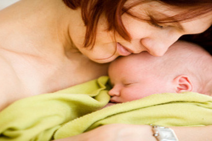 О предоставлении ежемесячного пособия по уходу за ребенком матерям, уволенным в период отпуска по беременности и родам.