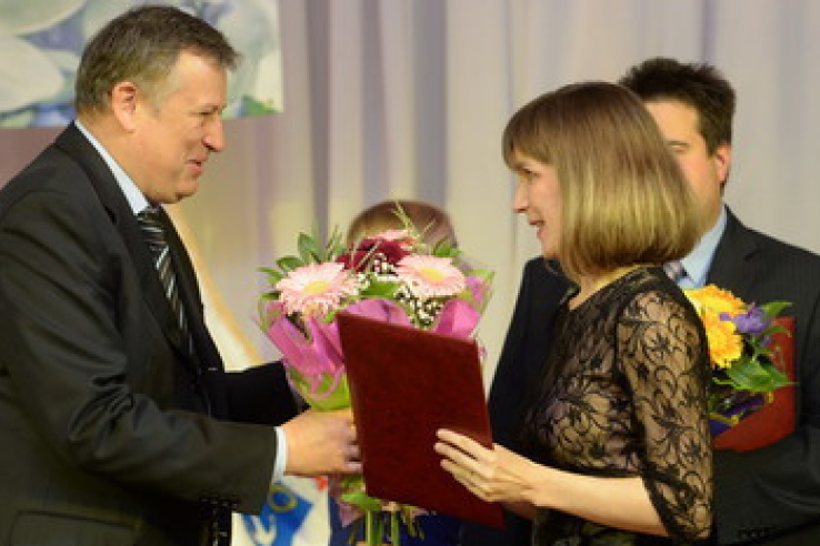 14 мая 2015 года вручены дипломы  многодетным семьям  Ленинградской области