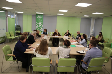 Семейные МФЦ Ленобласти расширяют поддержку беременных и молодых мам