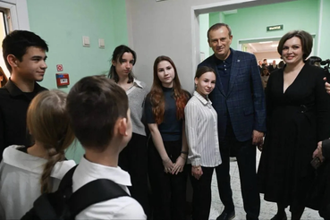 Александр Дрозденко рассказал о социальной поддержке школьников и родителей в преддверии учебного года