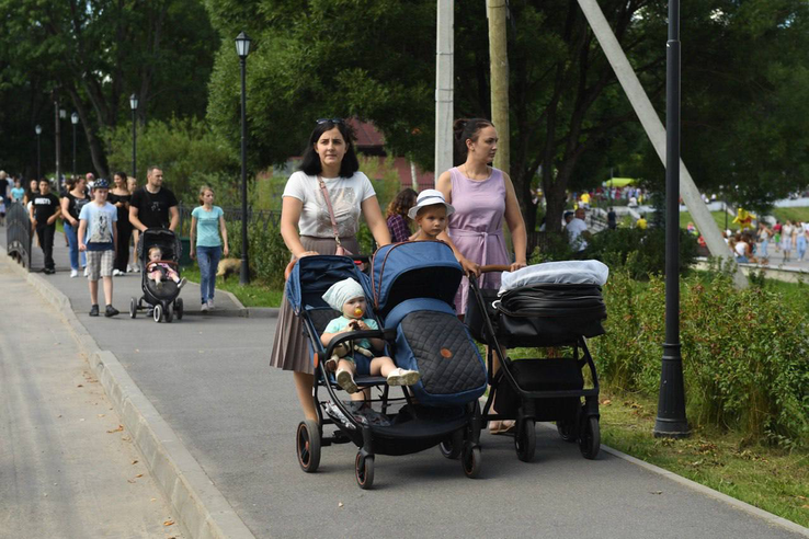 Ленобласть продлевает программу регионального материнского капитала до 2030 года