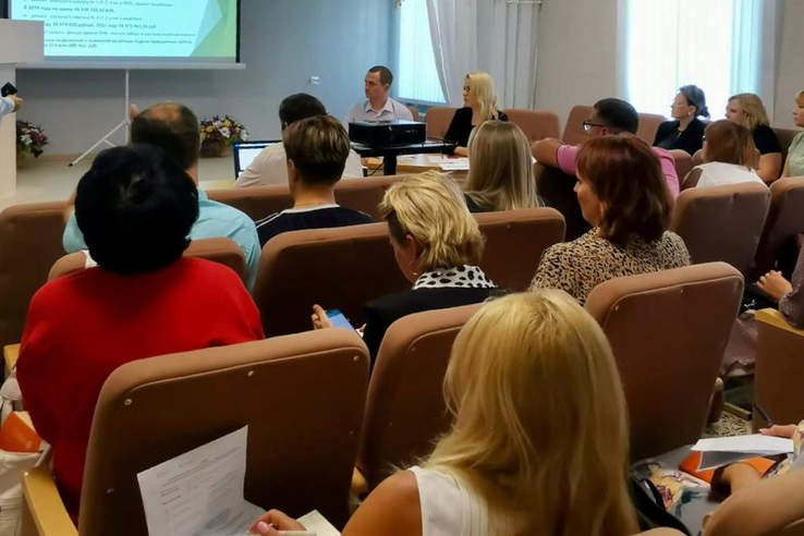 Совещание с руководителями подведомственных государственных стационарных учреждений социального обслуживания населения Ленинградской области