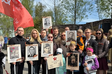 Вместе с семьями и по всей Ленобласти: сотрудники соцзащиты — в День Победы