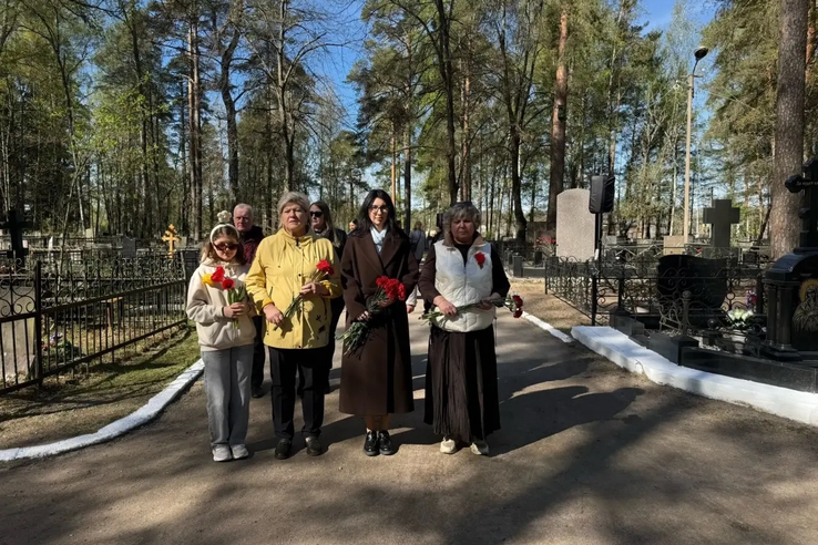 С Днем Победы: память, цветы и встреча с ветераном